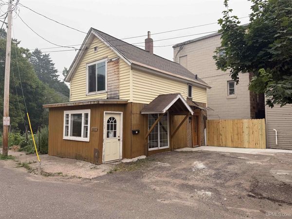 860 W Franklin Street, Hancock, MI 49930
