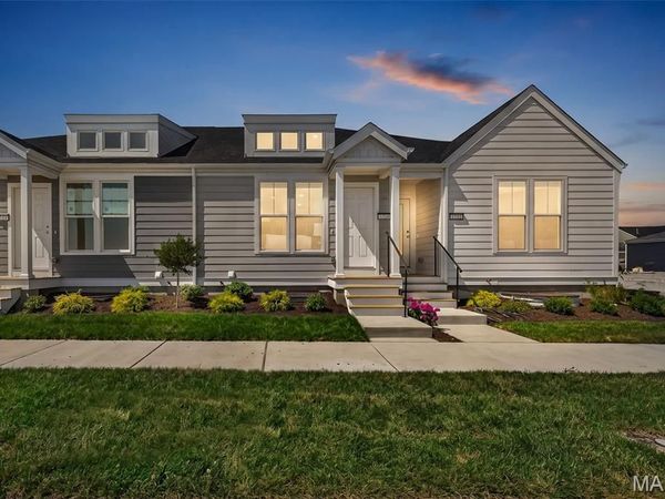 1708 Dyess Street , St Charles, MO 63301