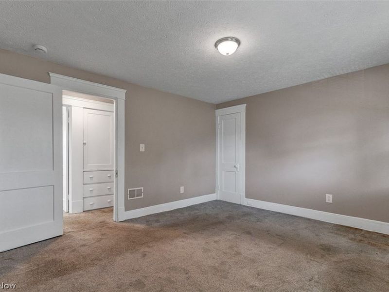 10421 Dale Avenue, Cleveland, OH 44111 Photo 12