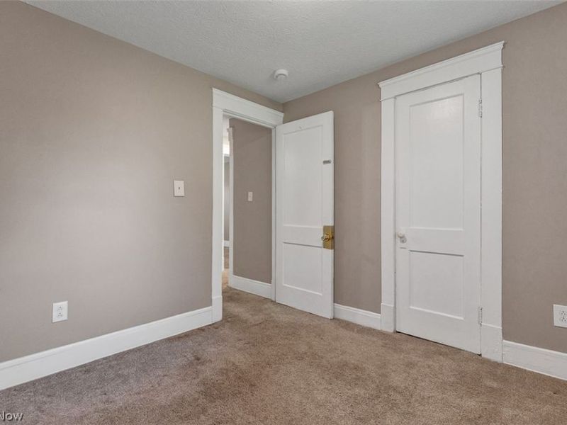 10421 Dale Avenue, Cleveland, OH 44111 Photo 15