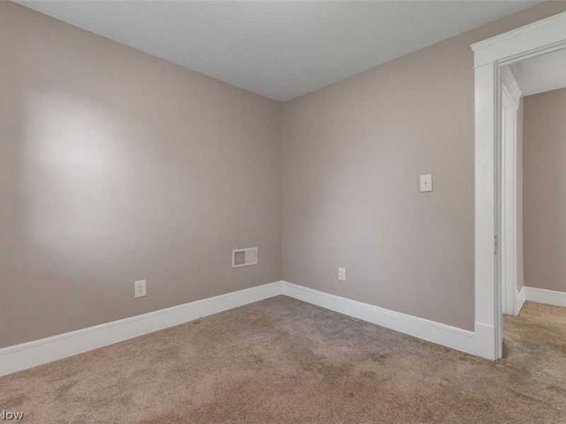 10421 Dale Avenue, Cleveland, OH 44111 Photo 16