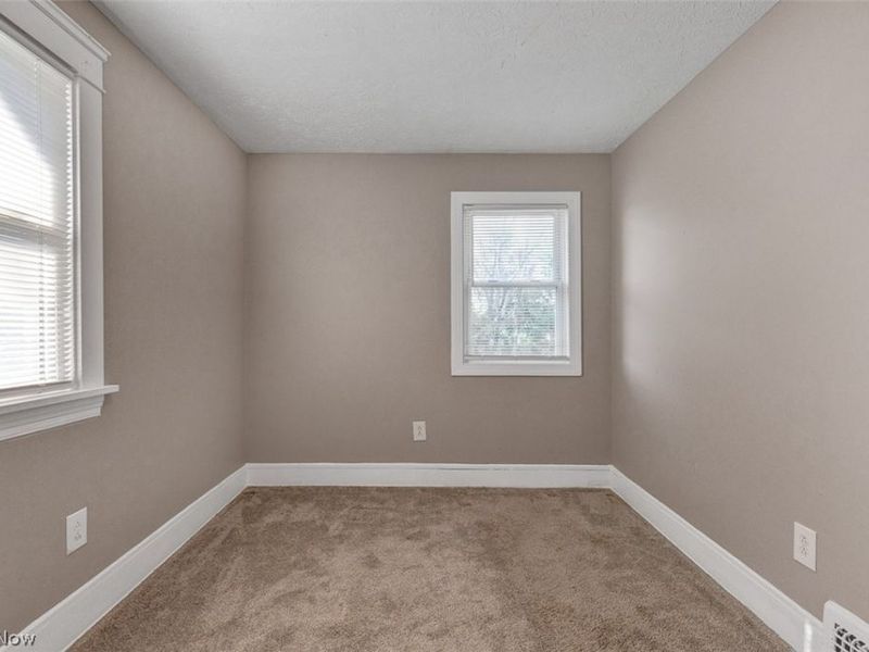10421 Dale Avenue, Cleveland, OH 44111 Photo 17