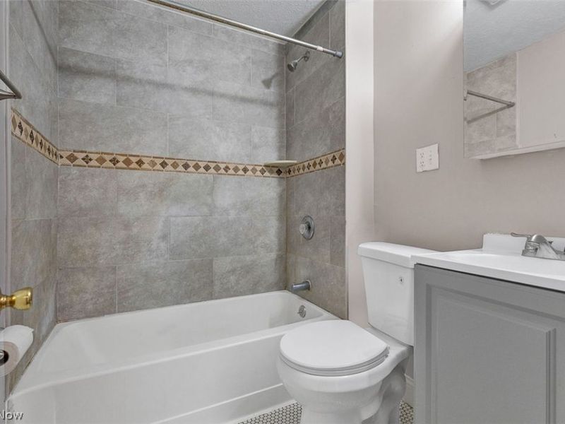 10421 Dale Avenue, Cleveland, OH 44111 Photo 19