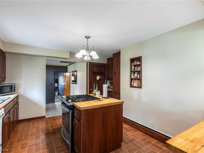 8060 Sigle Lane, Poland, OH 44514 Photo 10