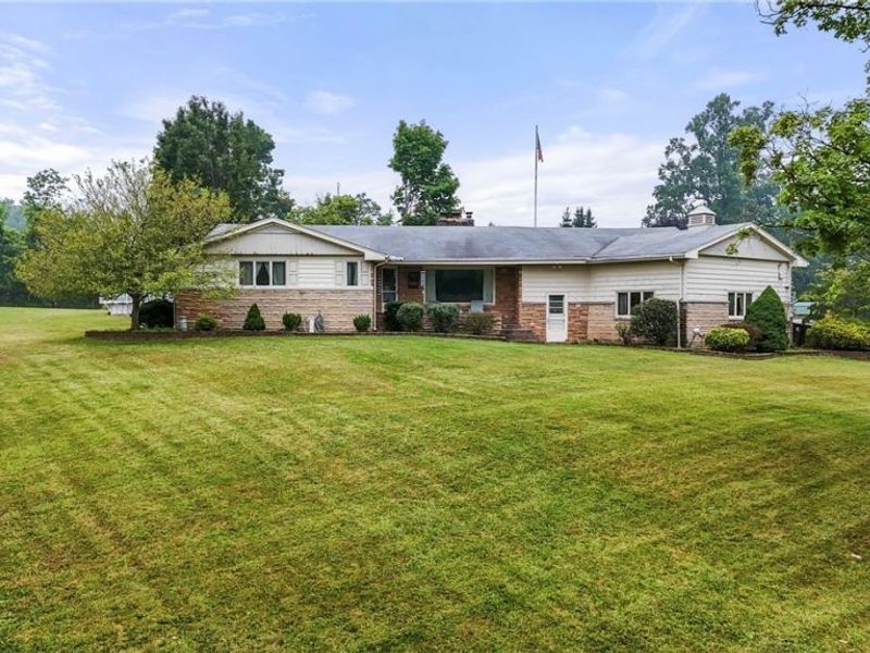 8060 Sigle Lane, Poland, OH 44514 Photo 2
