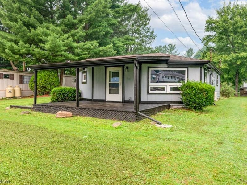 189 Hawthorne Drive, Deerfield, OH 44449 Photo 3