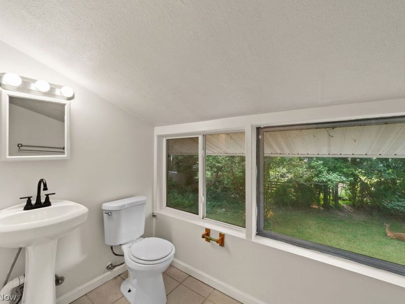 4129 Dover Center Road, North Olmsted, OH 44070 Photo 21