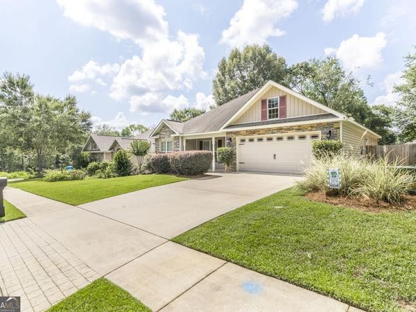 103 Weatherwood Road, Kathleen, GA 31047