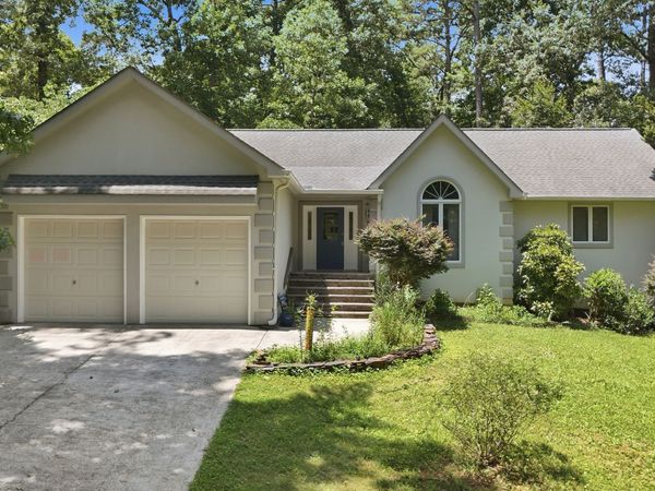 419 Thornwood Circle, Mount Airy, GA 30563