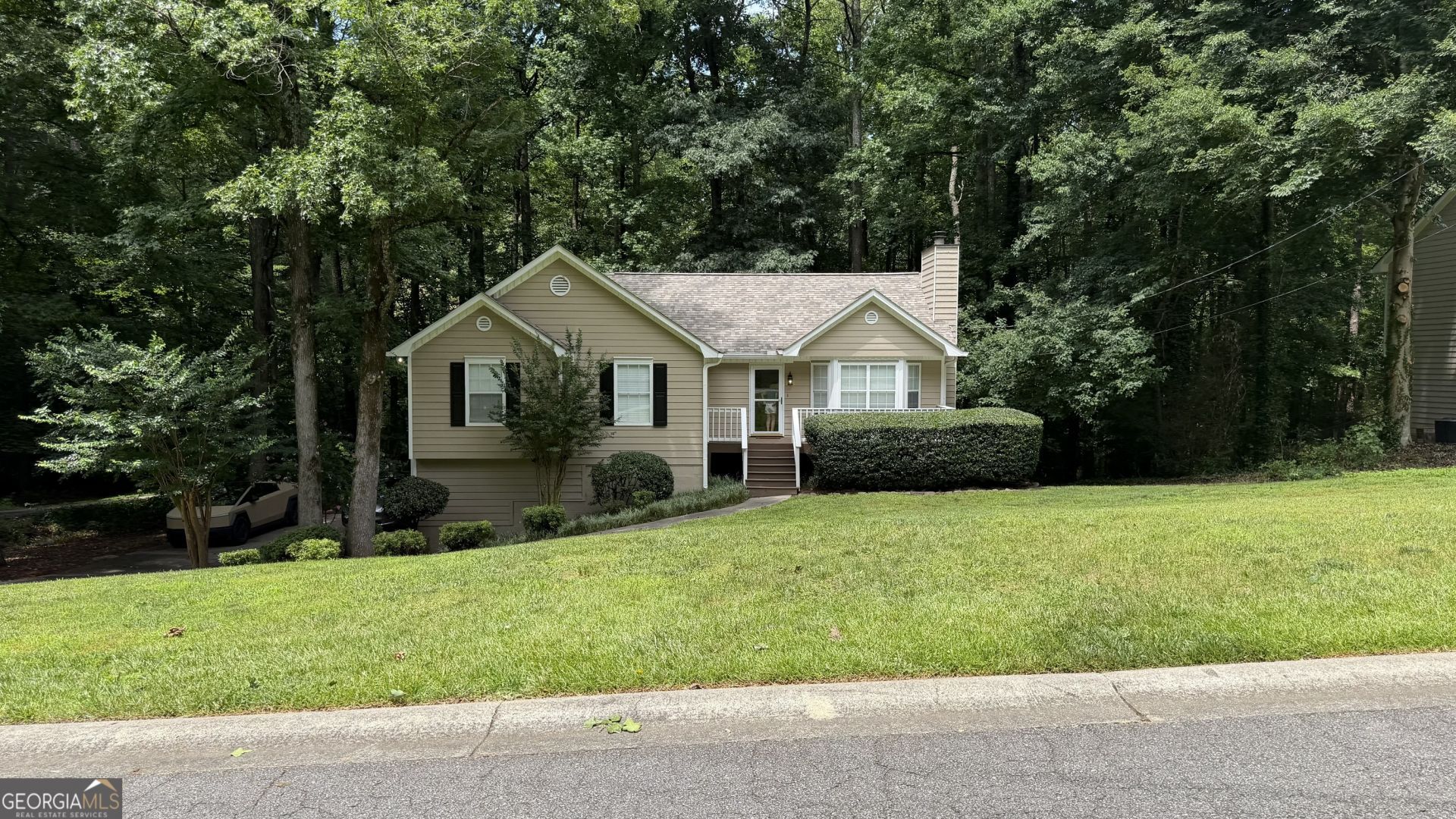 150 Hartwood Drive, Woodstock, GA 30189 Main Photo