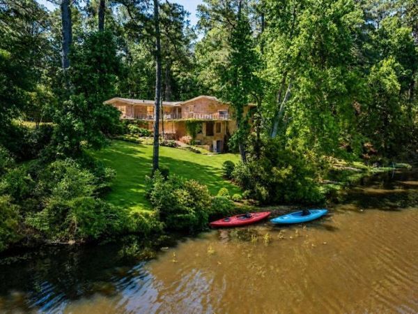 8 Canterbury Drive, Newnan, GA 30263