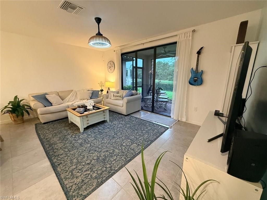 1425 Weeping Willow Ct, Cape Coral, FL 33909 Photo