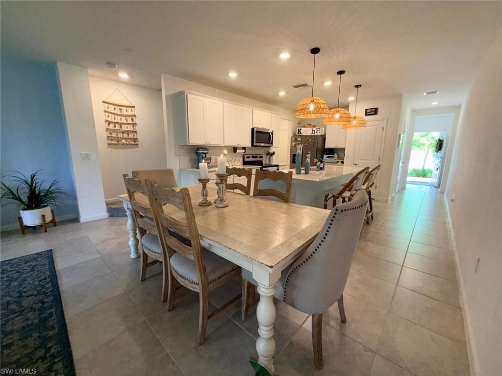 1425 Weeping Willow Ct, Cape Coral, FL 33909 Photo