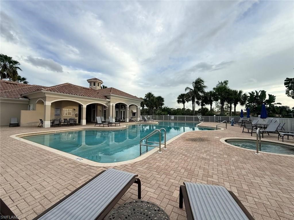 1425 Weeping Willow Ct, Cape Coral, FL 33909 Photo