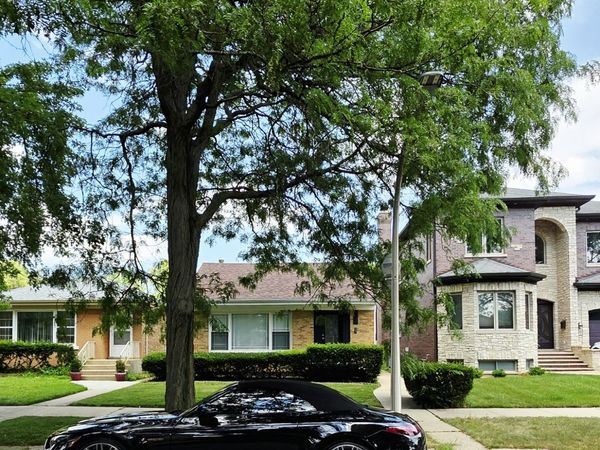 6311 N Kedvale Avenue, Chicago, IL 60646