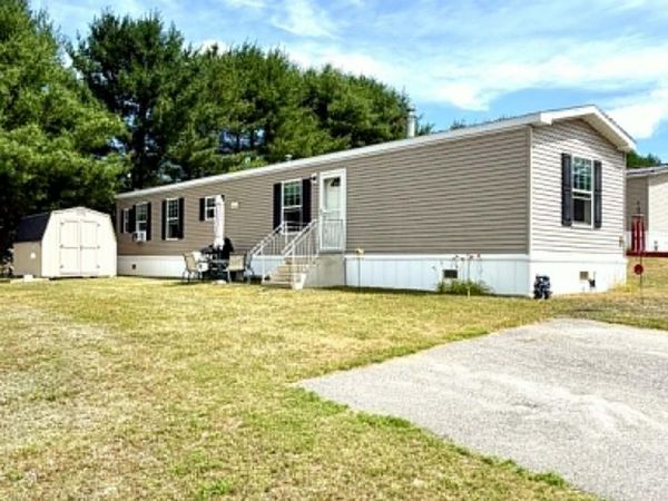 21 Purington Avenue , Mechanic Falls, ME 04256