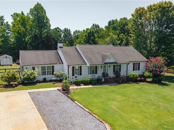 207 Whitestone Drive, Greensboro, NC 27455