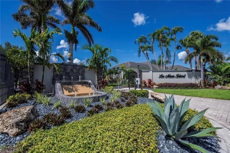 4001 Lea Marie Island Dr, Port Charlotte, FL 33952 Photo
