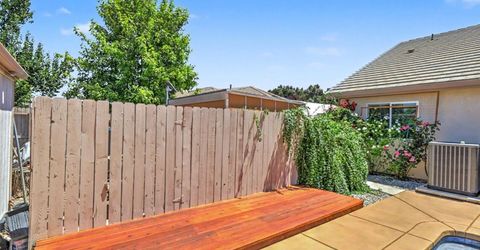 327 Manor Dr, Ione, CA 95640 Photo
