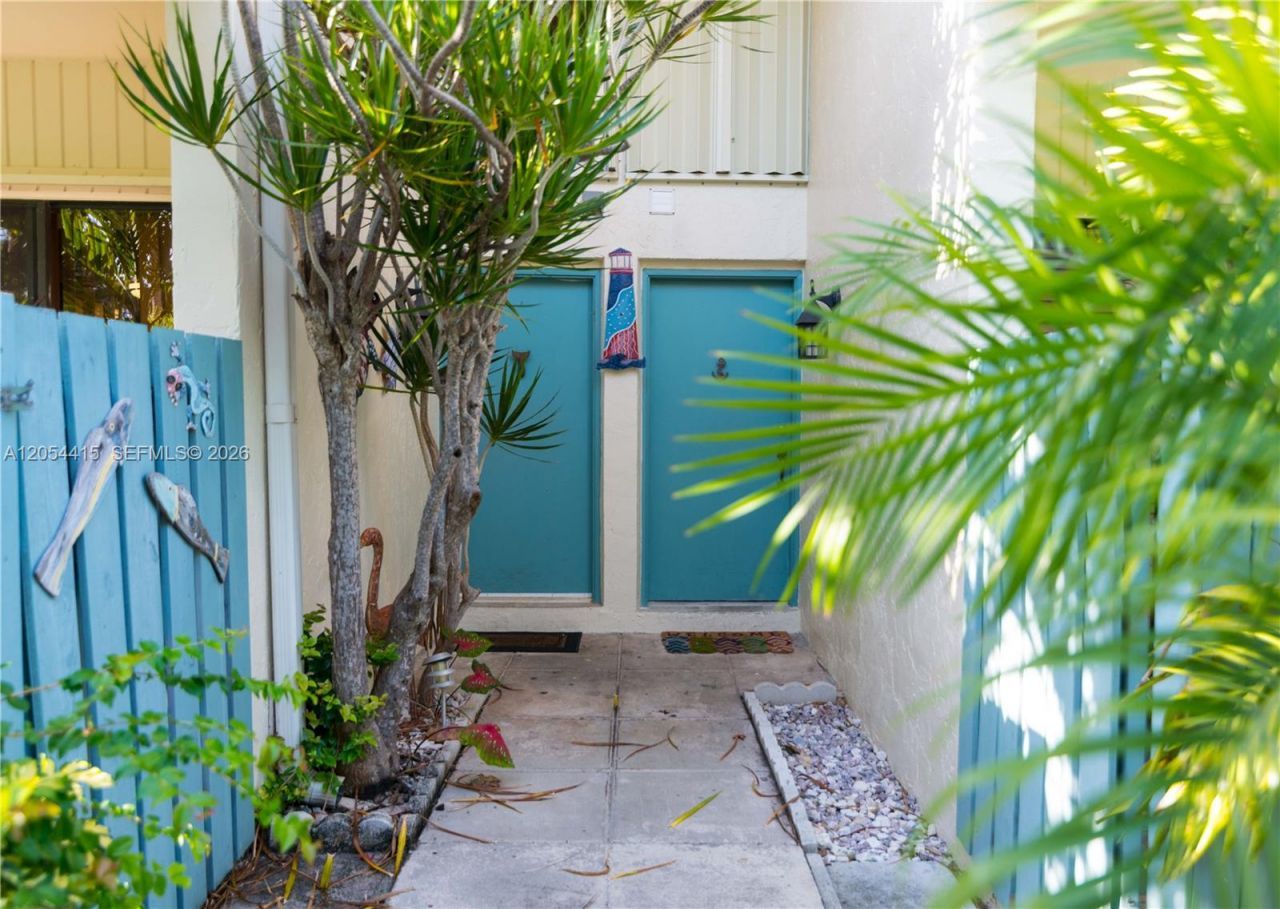 87200 Overseas Hwy, Unit E4, Plantation Key, FL 33036 Photo