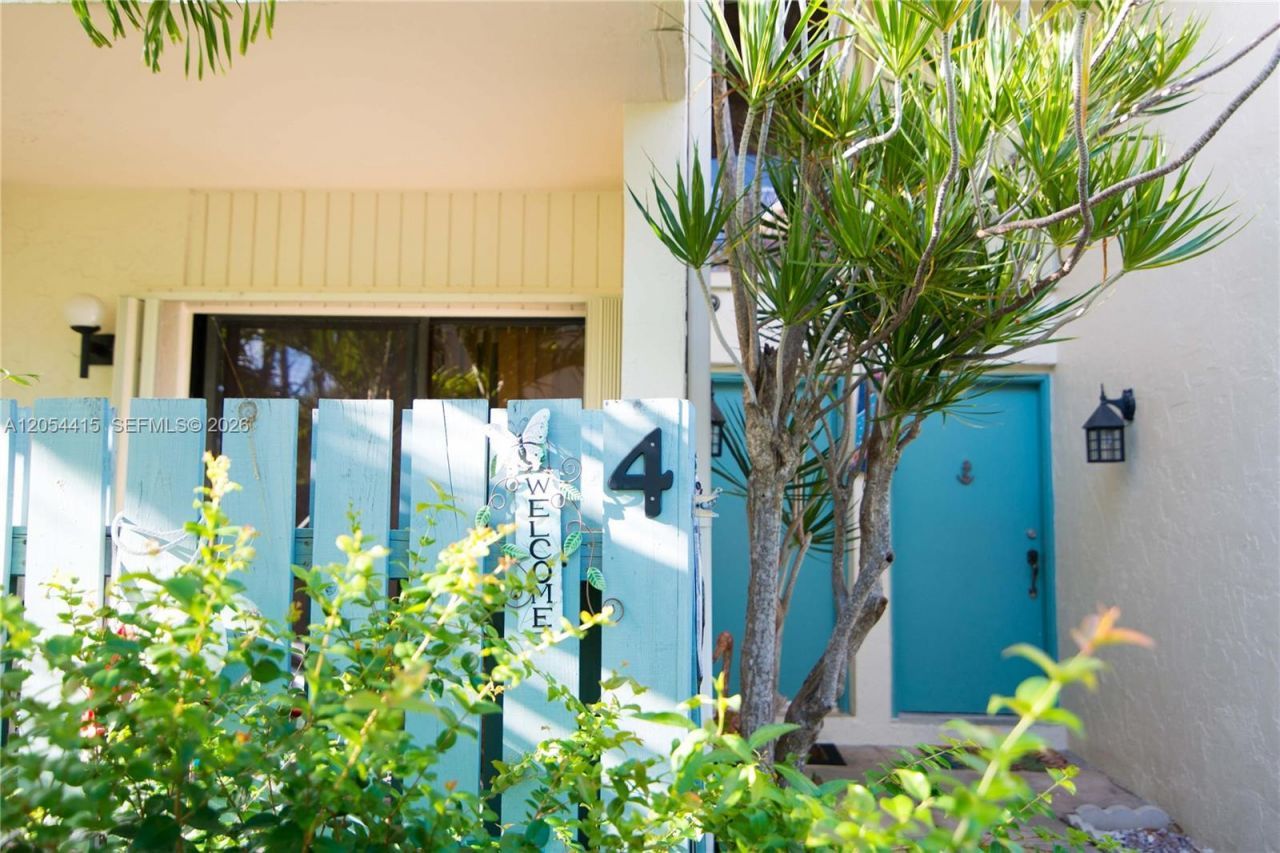 87200 Overseas Hwy, Unit E4, Plantation Key, FL 33036 Photo