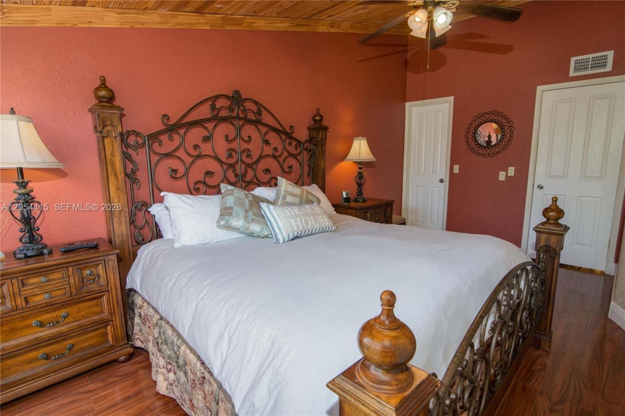 87200 Overseas Hwy, Unit E4, Plantation Key, FL 33036 Photo