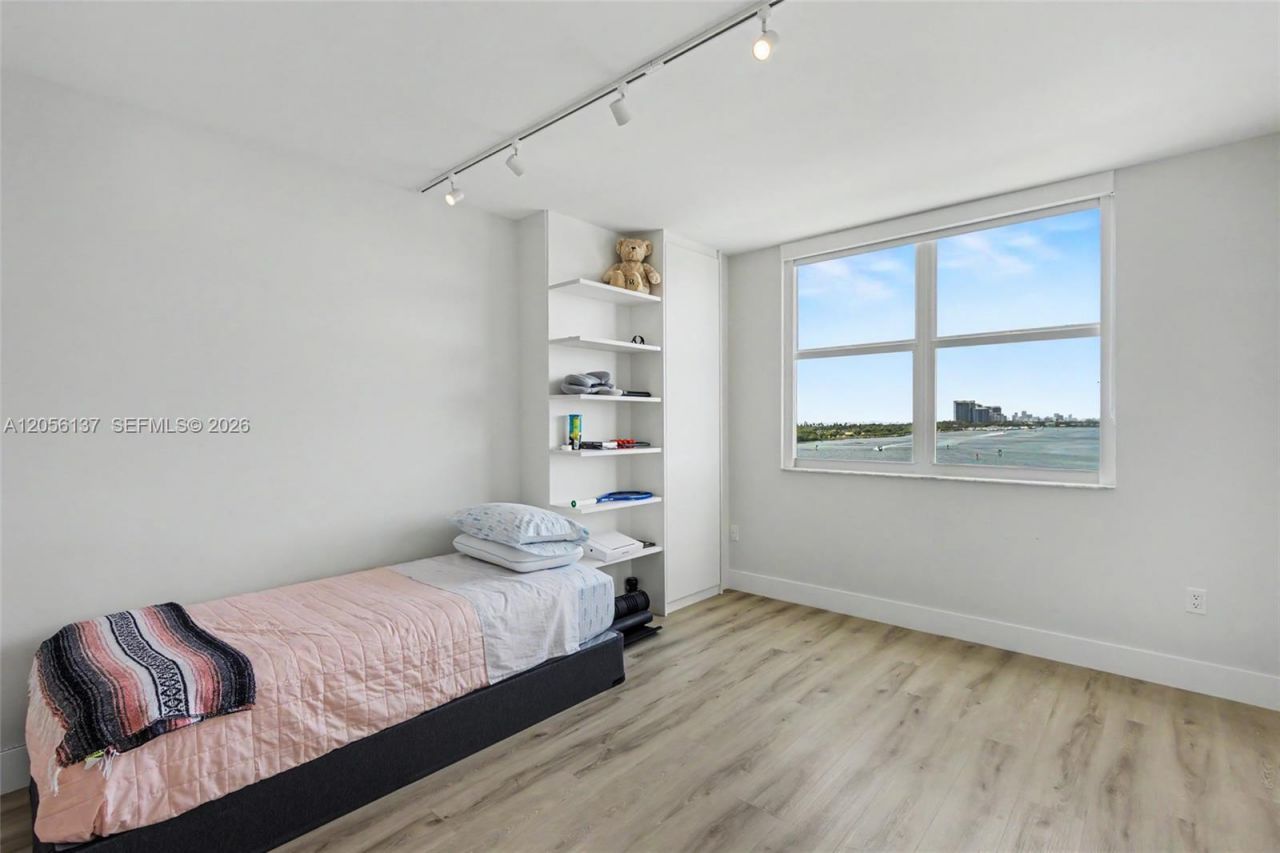 500 Bayview Dr , Unit 822, Sunny Isles Beach, FL 33160 Photo