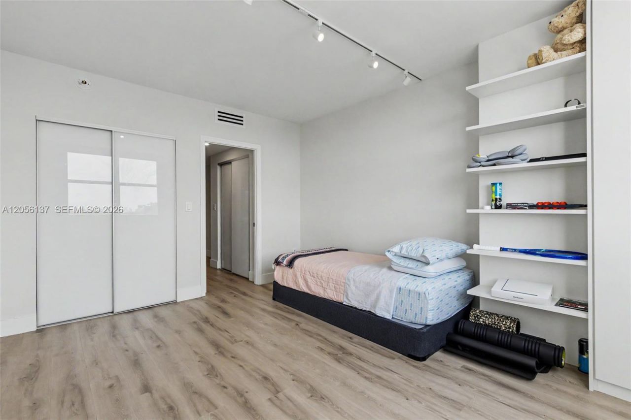 500 Bayview Dr , Unit 822, Sunny Isles Beach, FL 33160 Photo
