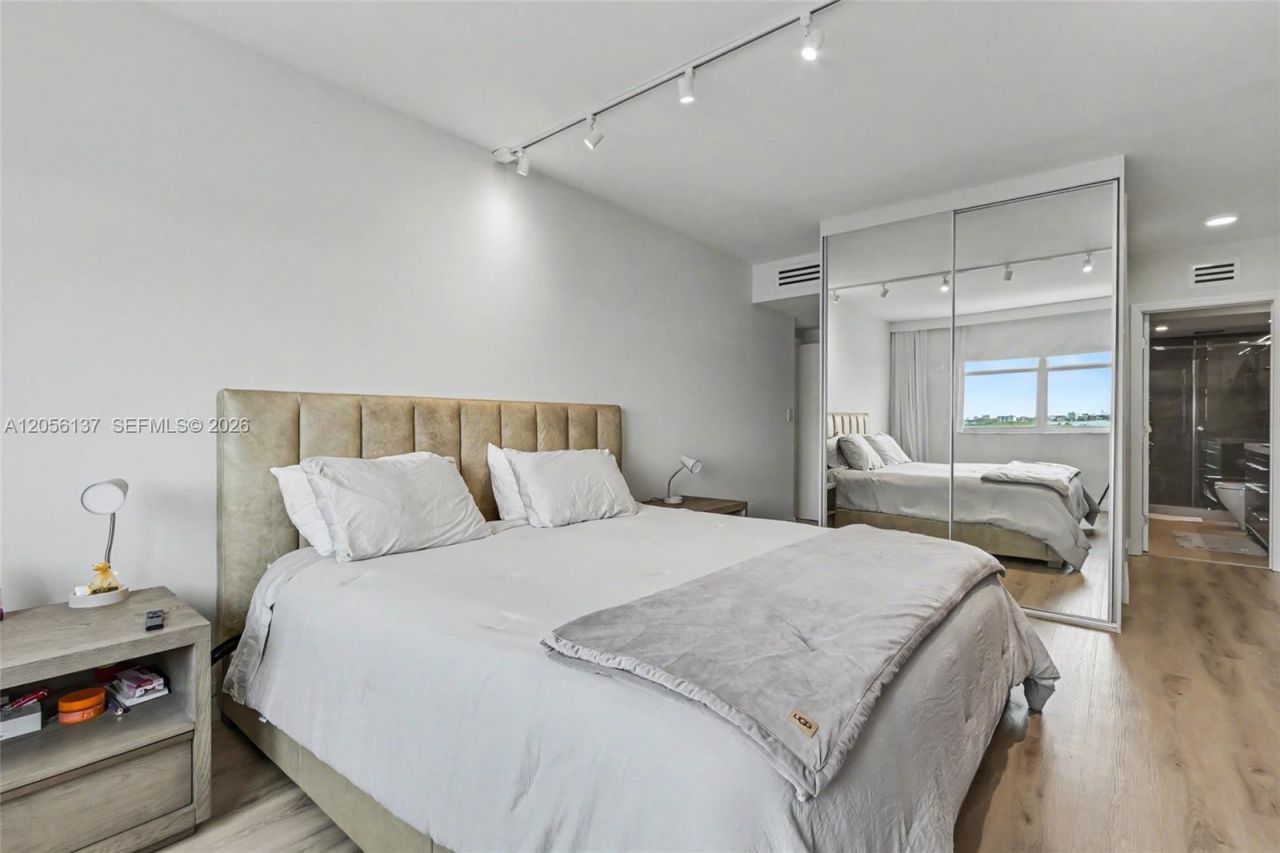 500 Bayview Dr , Unit 822, Sunny Isles Beach, FL 33160 Photo