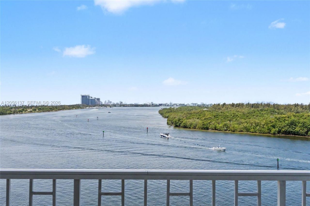 500 Bayview Dr , Unit 822, Sunny Isles Beach, FL 33160 Photo
