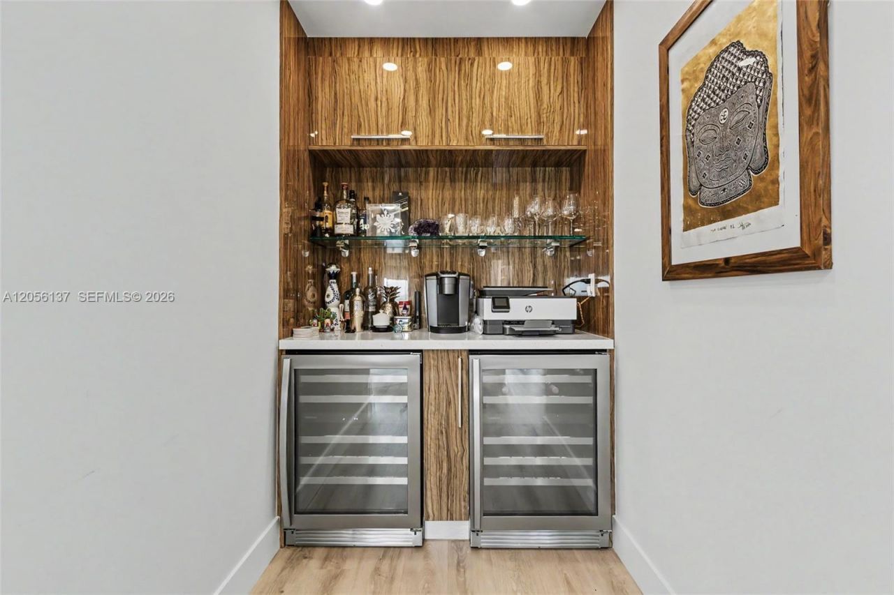 500 Bayview Dr , Unit 822, Sunny Isles Beach, FL 33160 Photo