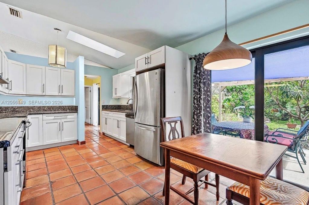154 Chapel Ln , Tequesta, FL 33469 Photo