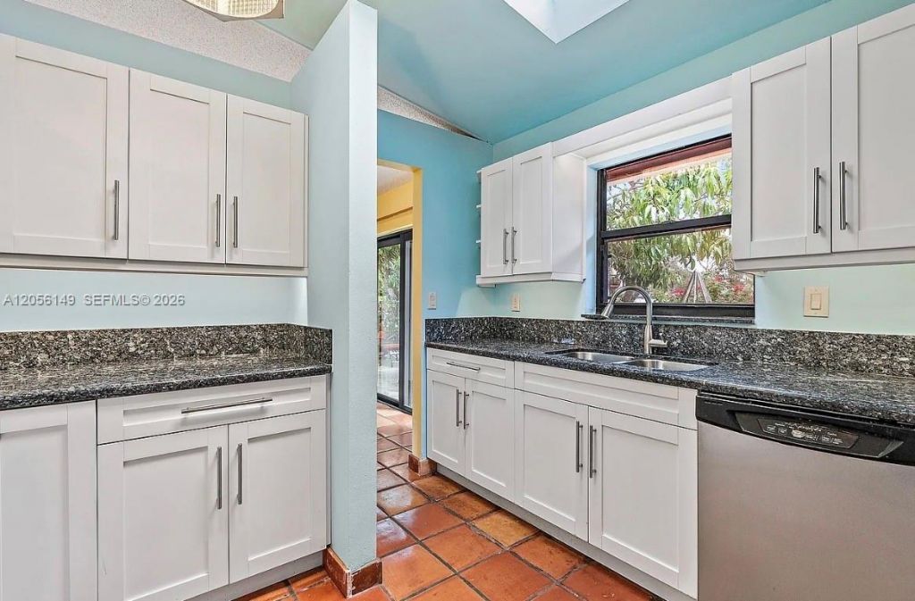 154 Chapel Ln , Tequesta, FL 33469 Photo