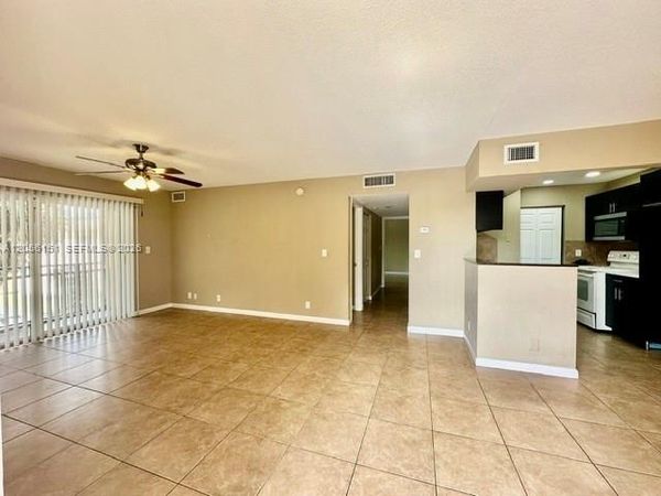 2830 NW 55th Ave , Unit 2C, Lauderhill, FL 33313