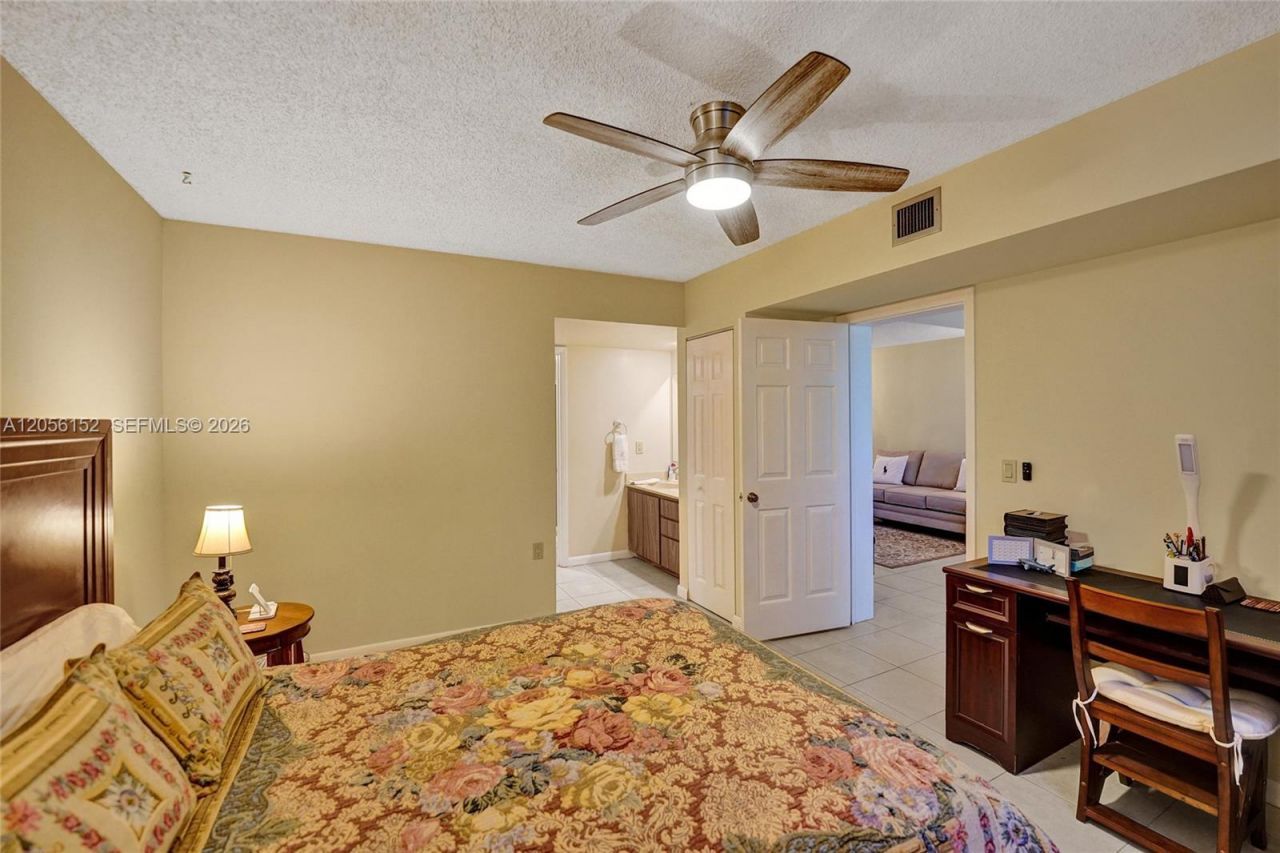 1713 Whitehall Dr , Unit 304, Davie, FL 33324 Photo