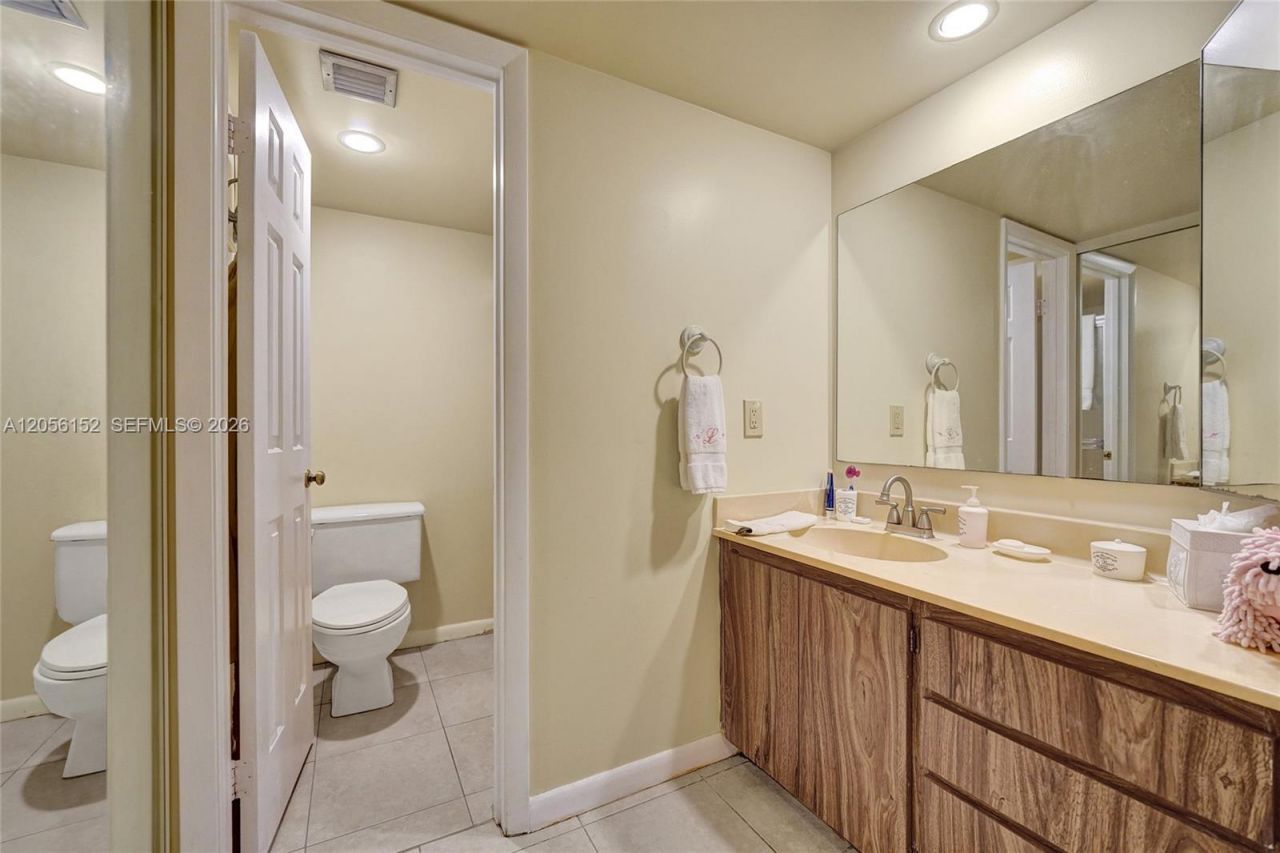 1713 Whitehall Dr , Unit 304, Davie, FL 33324 Photo