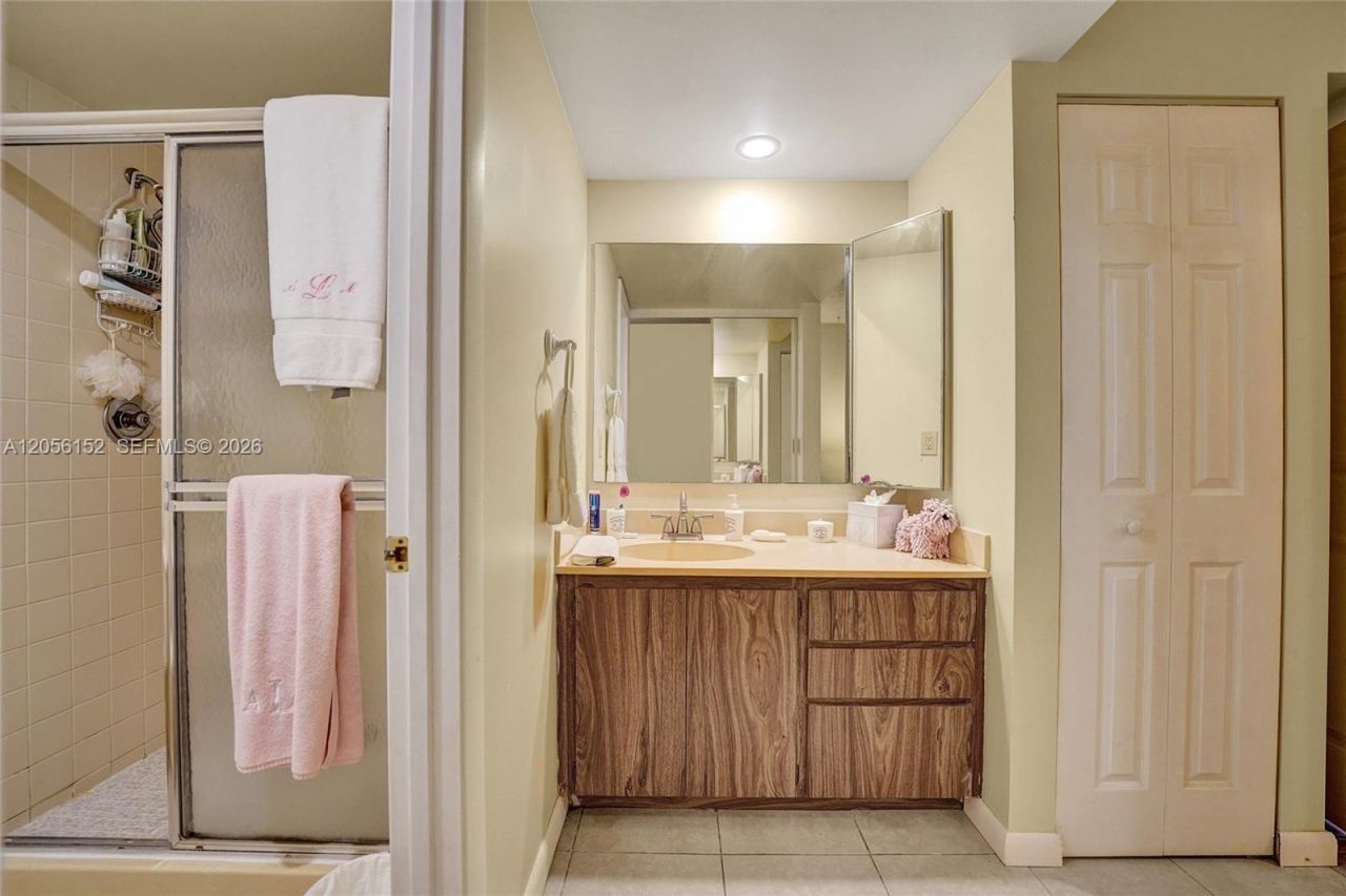 1713 Whitehall Dr , Unit 304, Davie, FL 33324 Photo
