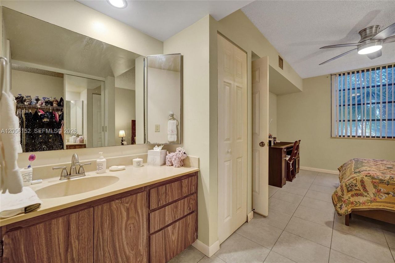 1713 Whitehall Dr , Unit 304, Davie, FL 33324 Photo