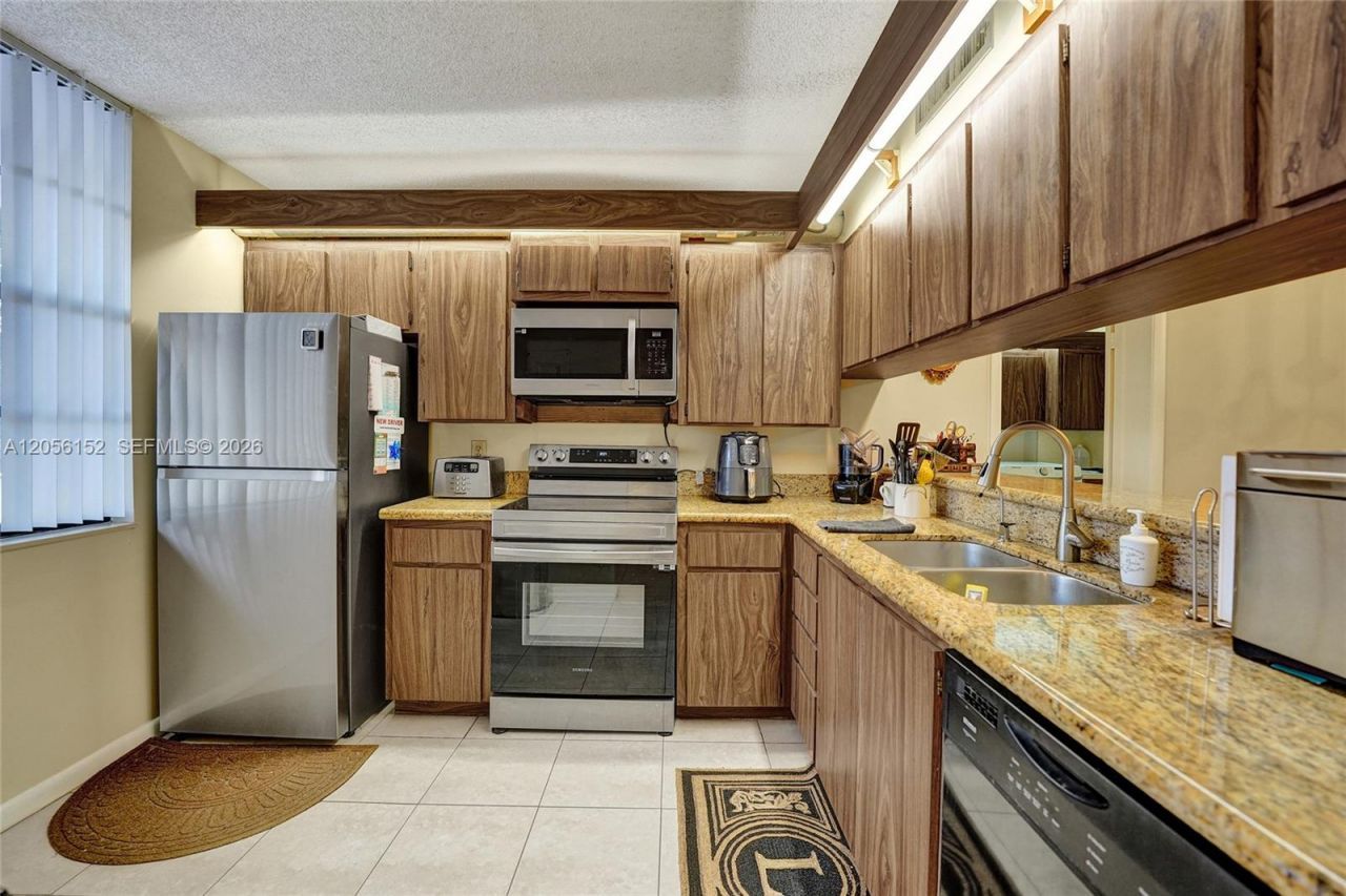 1713 Whitehall Dr , Unit 304, Davie, FL 33324 Photo