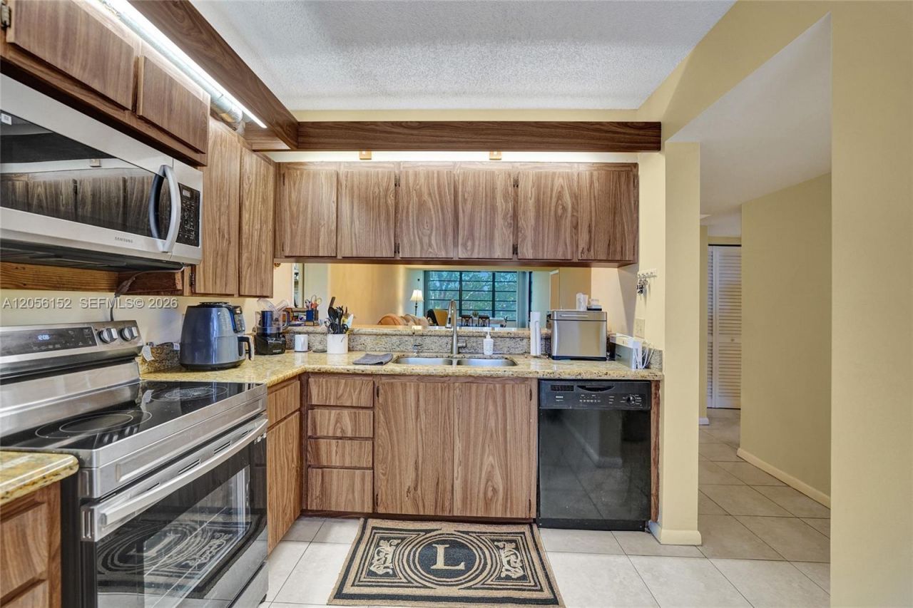 1713 Whitehall Dr , Unit 304, Davie, FL 33324 Photo