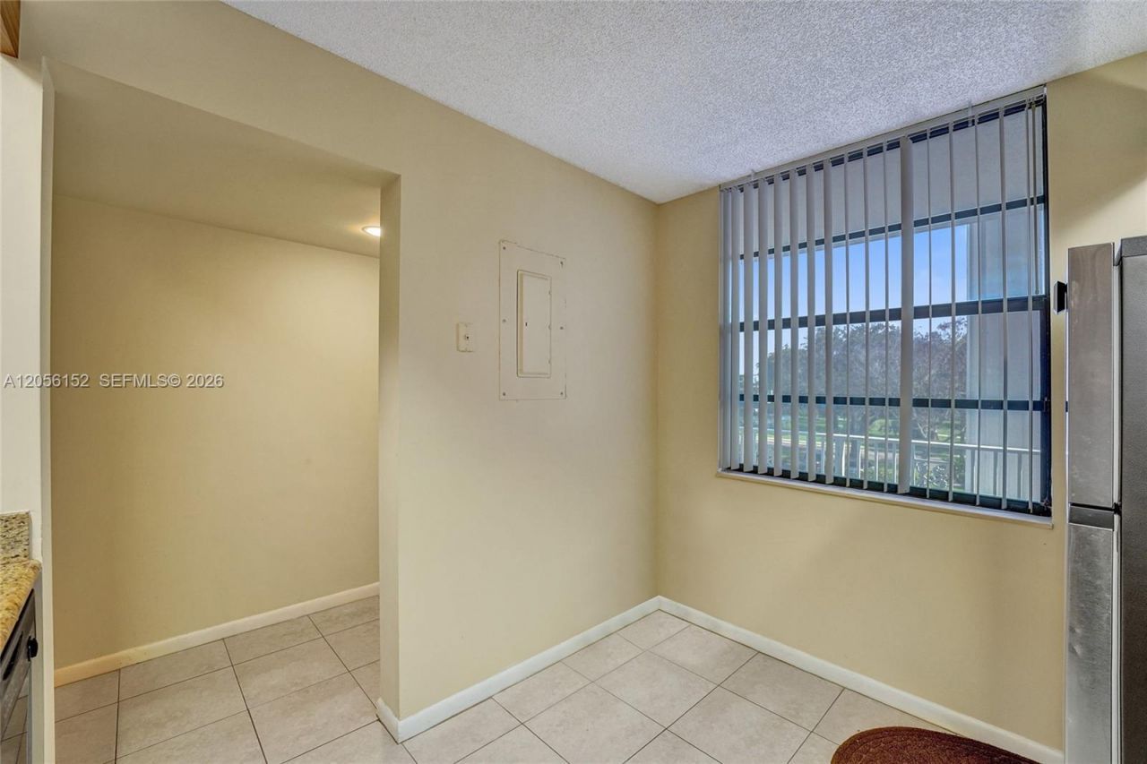 1713 Whitehall Dr , Unit 304, Davie, FL 33324 Photo