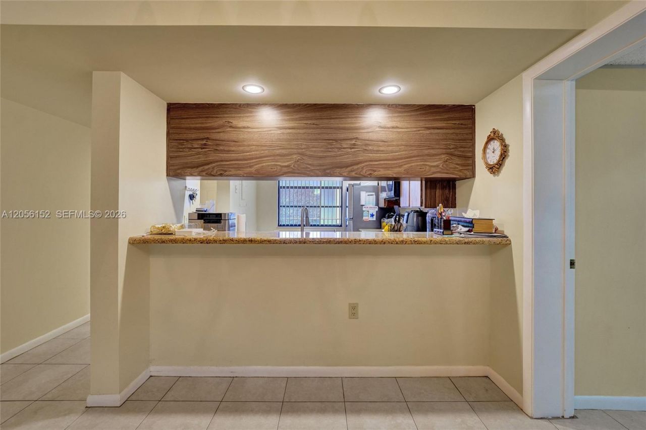 1713 Whitehall Dr , Unit 304, Davie, FL 33324 Photo
