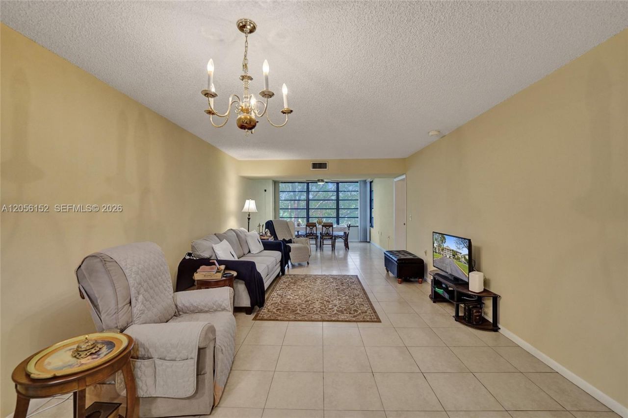 1713 Whitehall Dr , Unit 304, Davie, FL 33324 Photo