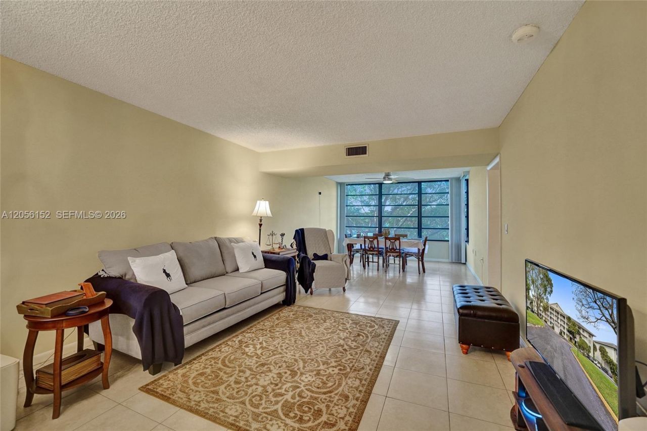 1713 Whitehall Dr , Unit 304, Davie, FL 33324 Photo