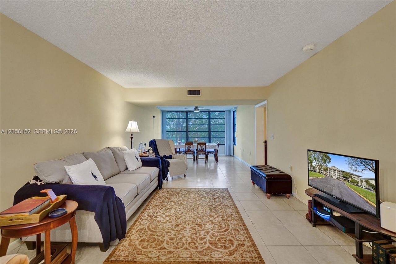 1713 Whitehall Dr , Unit 304, Davie, FL 33324 Photo