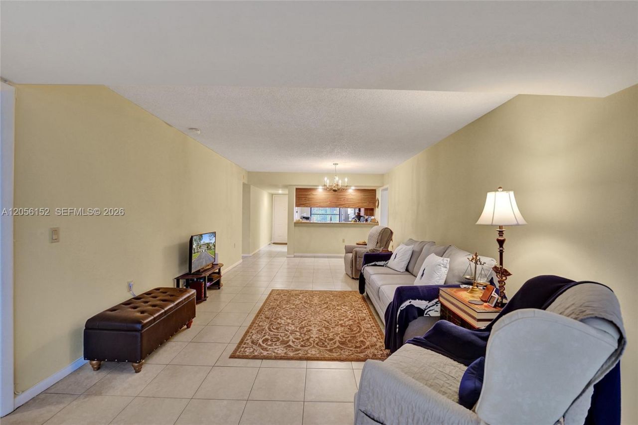 1713 Whitehall Dr , Unit 304, Davie, FL 33324 Photo