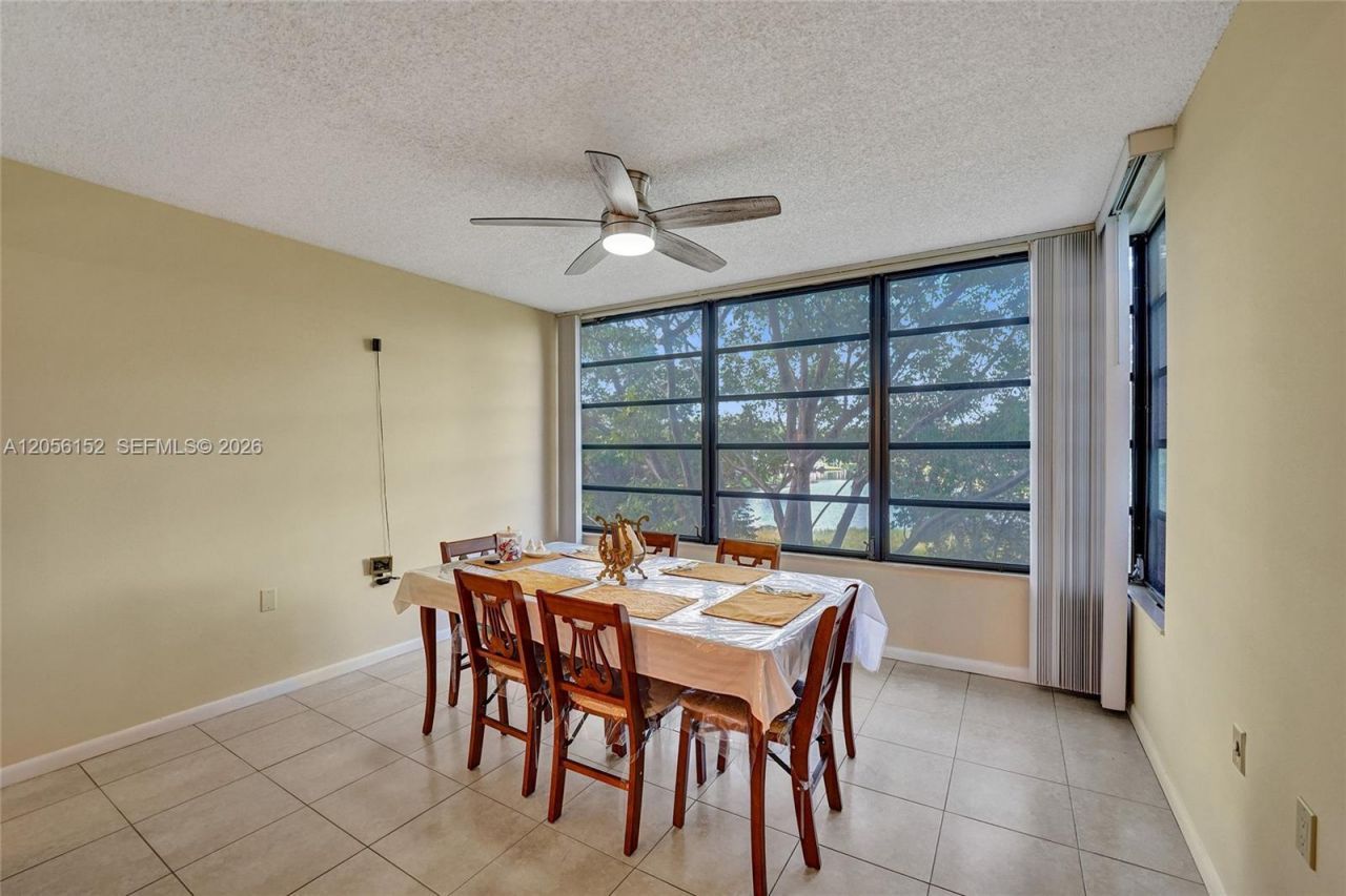 1713 Whitehall Dr , Unit 304, Davie, FL 33324 Photo