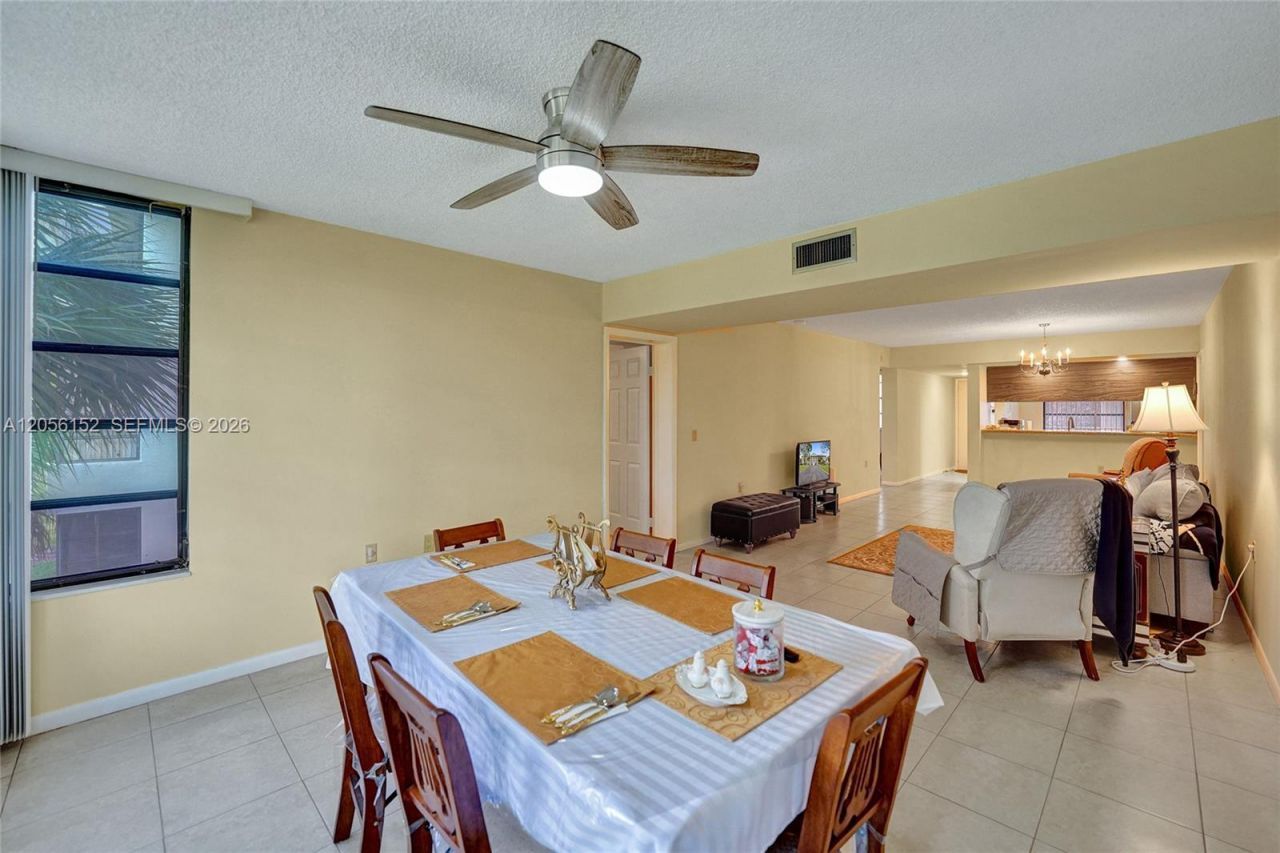 1713 Whitehall Dr , Unit 304, Davie, FL 33324 Photo