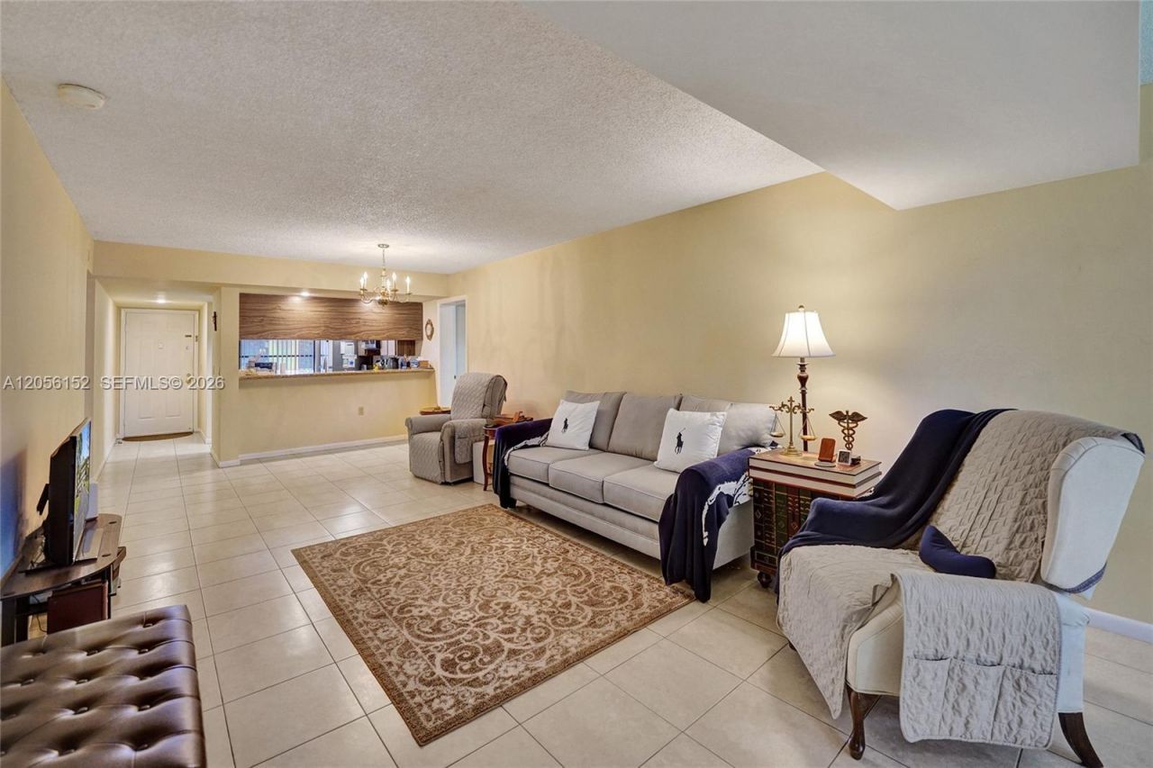 1713 Whitehall Dr , Unit 304, Davie, FL 33324 Photo