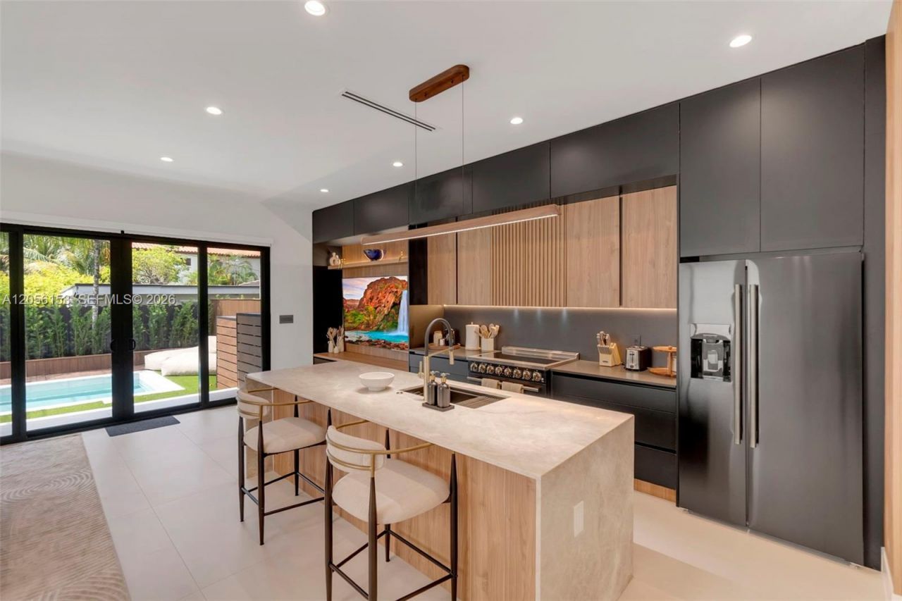 3011 SW 27th St , Unit 1, Miami, FL 33133 Photo